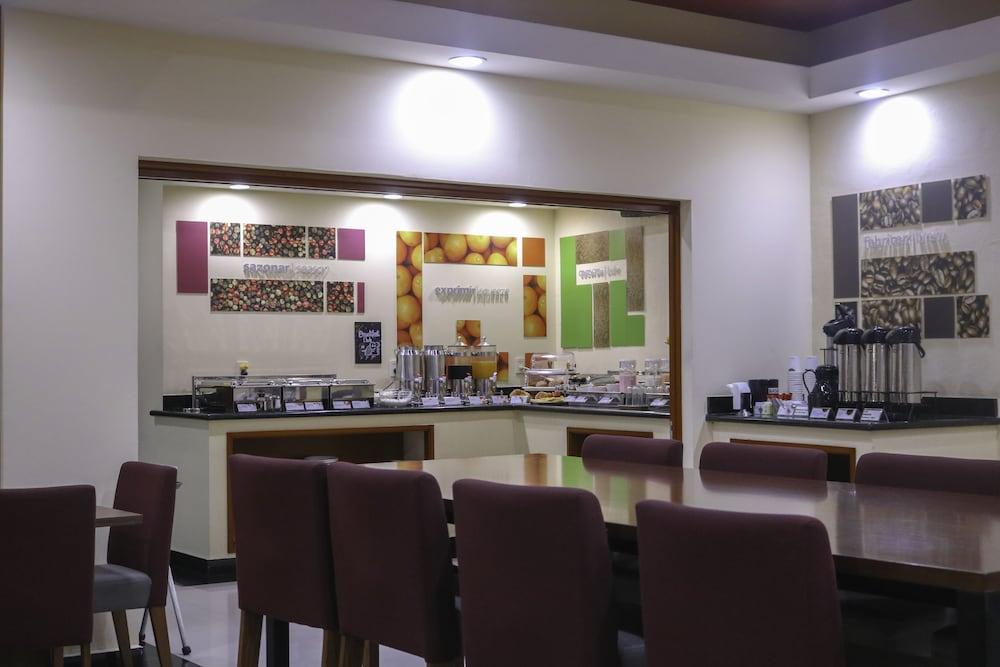 Hampton Inn Tampico Zona Dorada Екстер'єр фото
