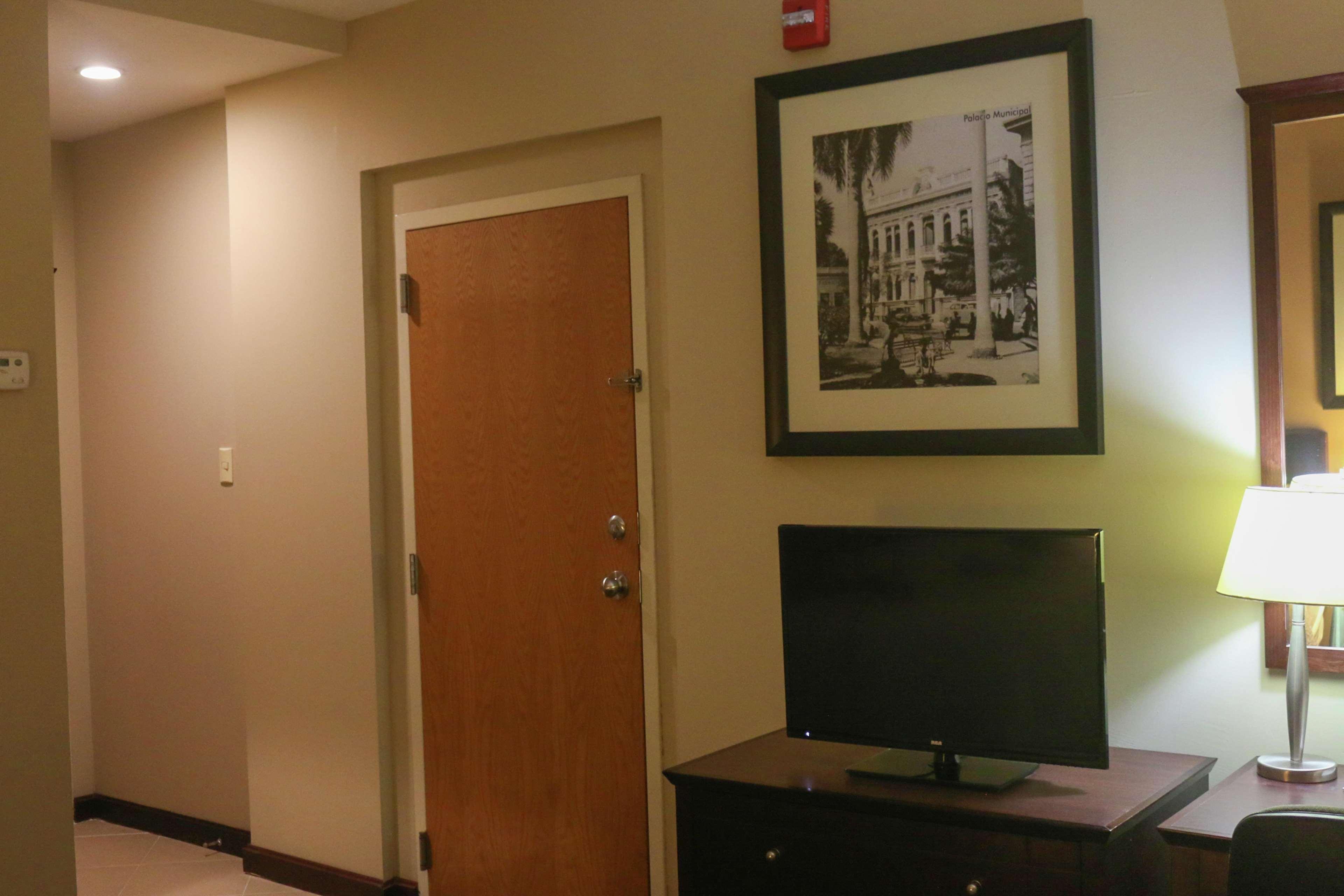 Hampton Inn Tampico Zona Dorada Екстер'єр фото
