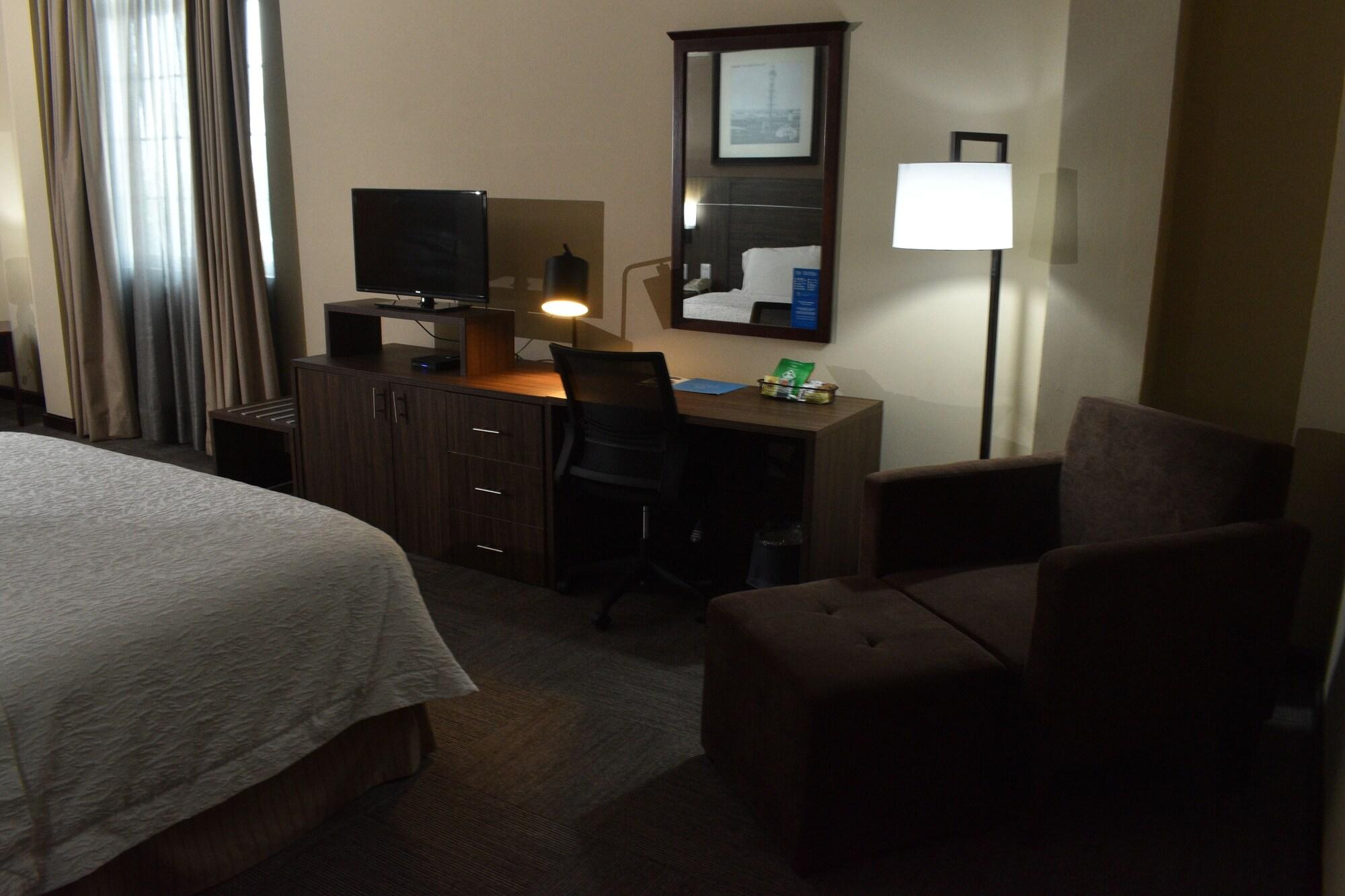 Hampton Inn Tampico Zona Dorada Екстер'єр фото
