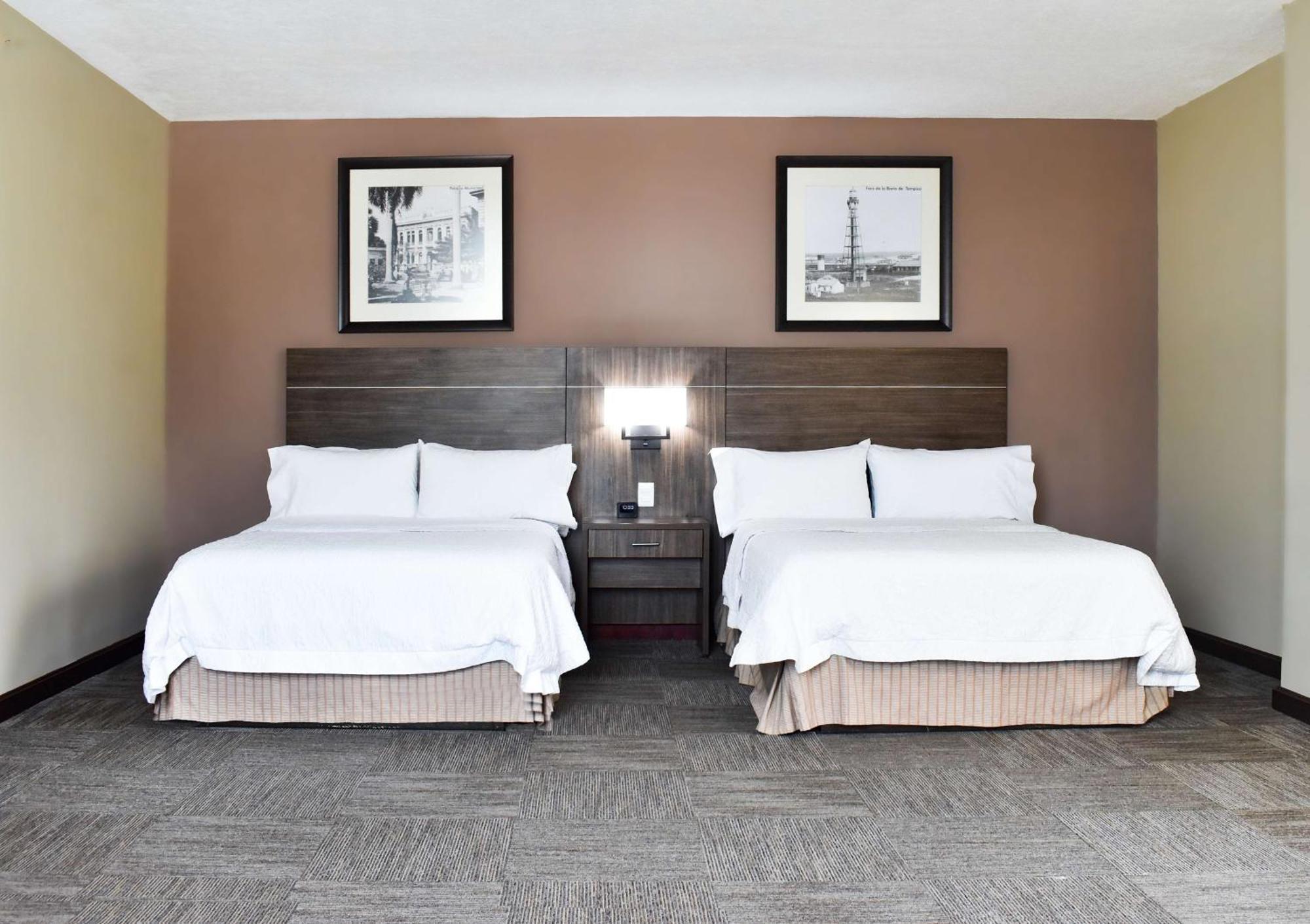 Hampton Inn Tampico Zona Dorada Екстер'єр фото