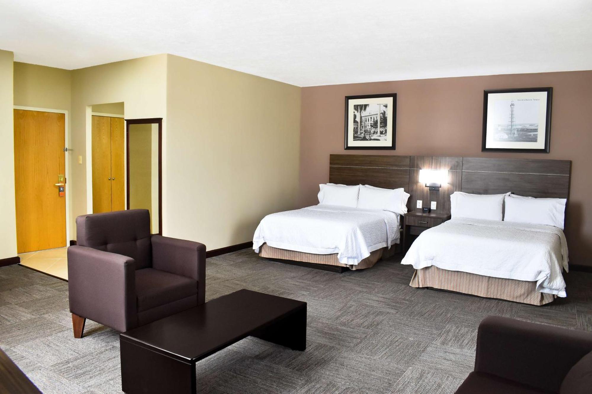 Hampton Inn Tampico Zona Dorada Екстер'єр фото