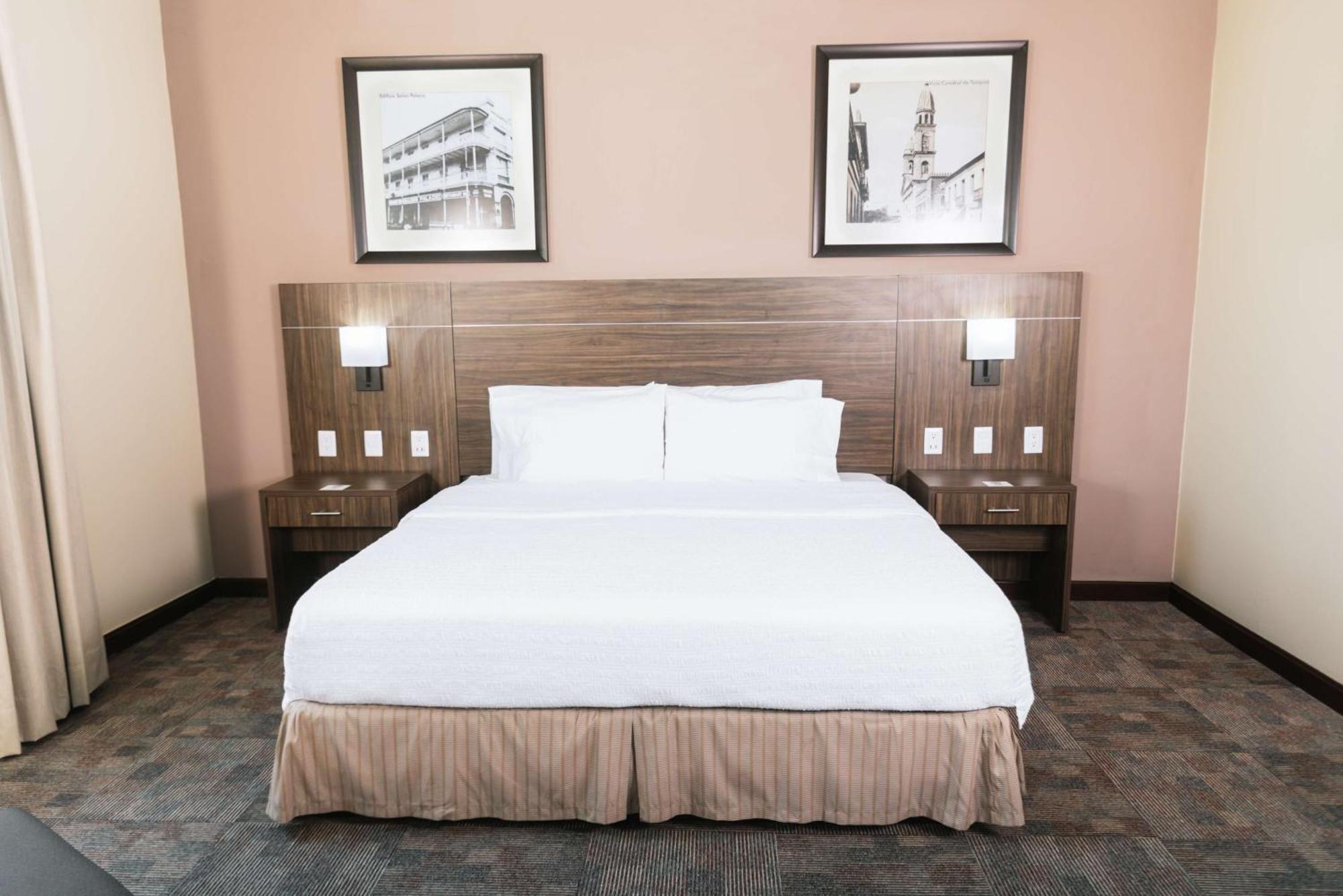 Hampton Inn Tampico Zona Dorada Екстер'єр фото